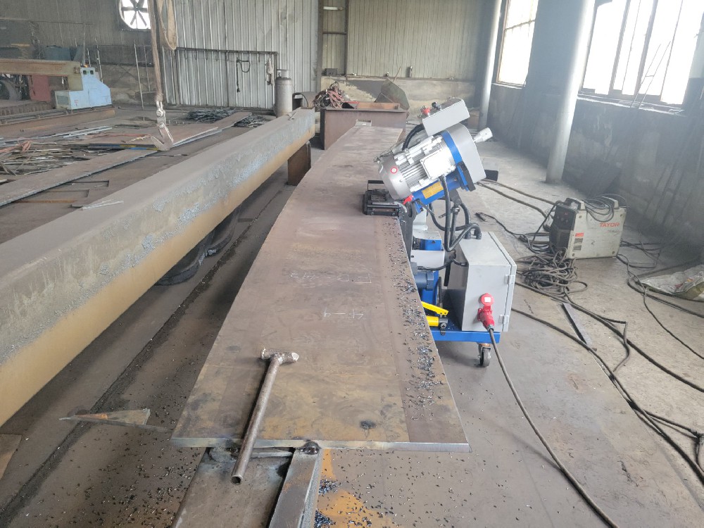 橋梁鋼構(gòu)異形板弧板內(nèi)坡口加工